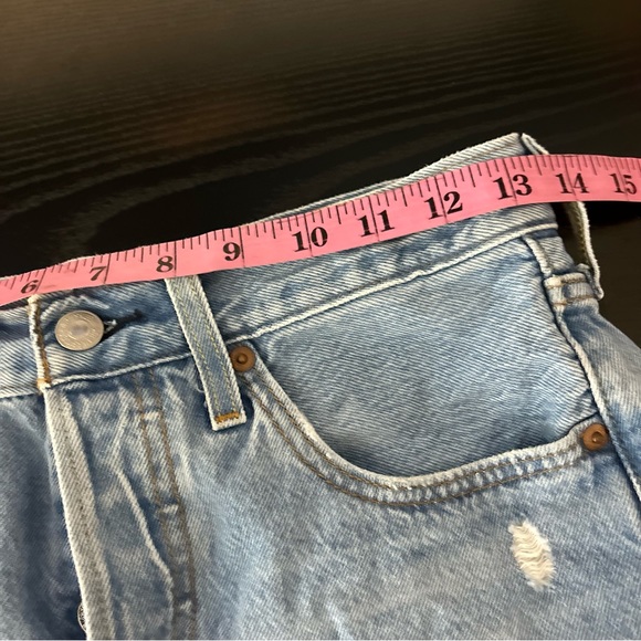 Levis 501 Distressed Denim Shorts Button Fly Raw hem size 24 - Picture 7 of 8